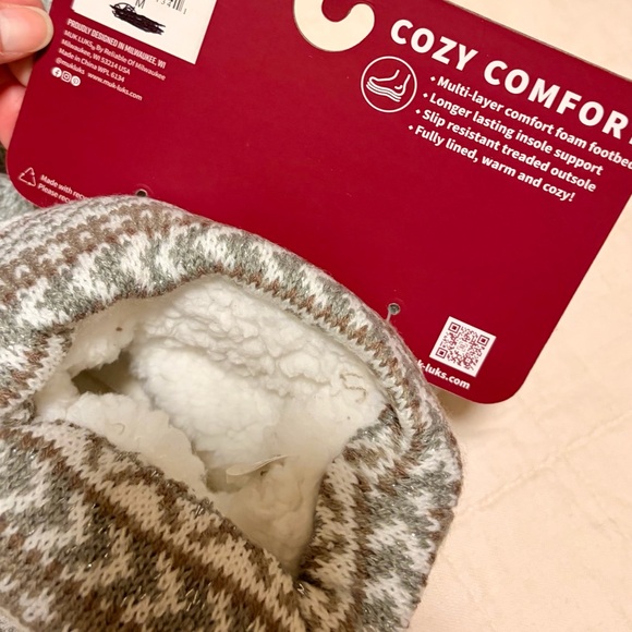 Muk Luks Tan and Gray Men's Slipper Socks - Picture 3 of 4